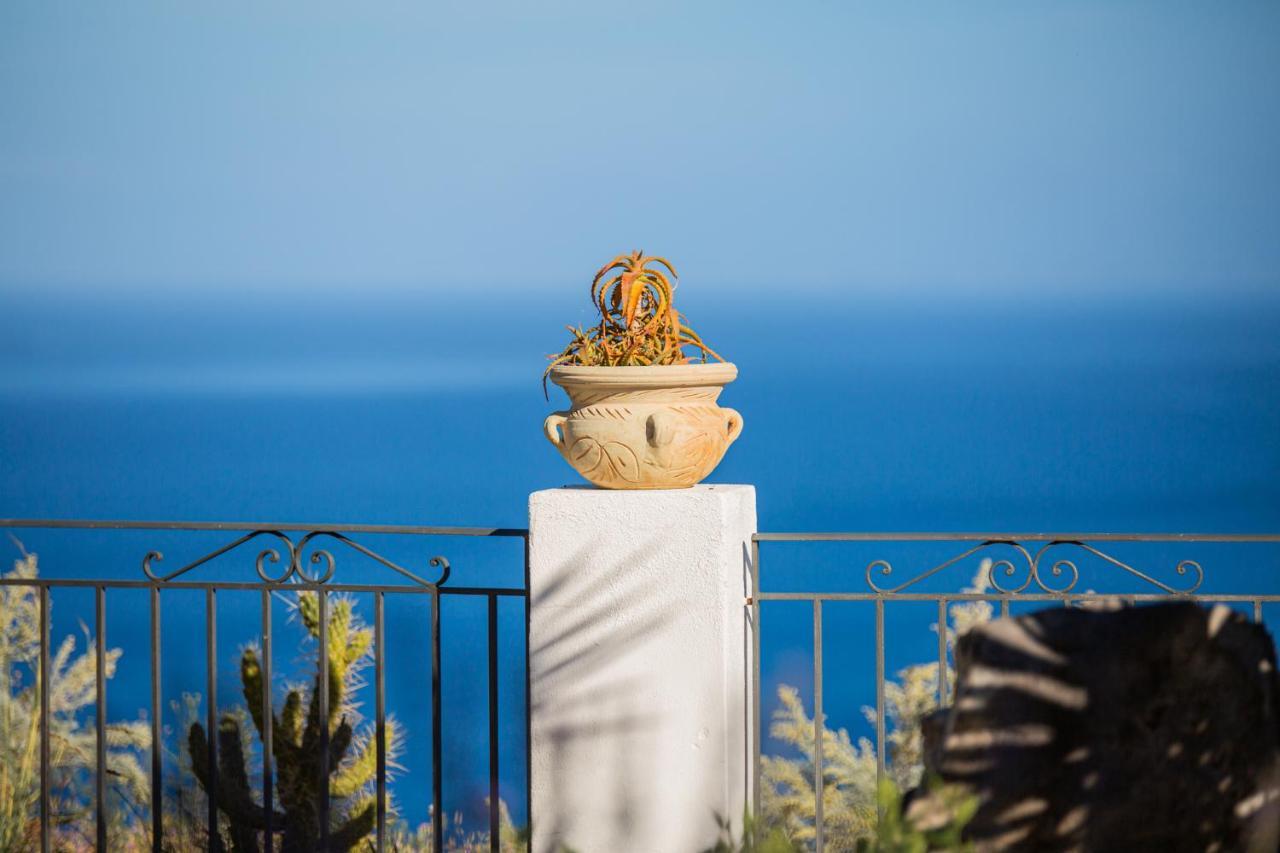 B&B Villa Maristella Lipari  Exteriör bild